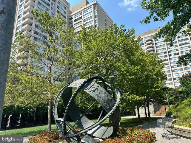 $599,000 | 4515 Willard Avenue, Unit 1203S, Chevy Chase, MD 20815