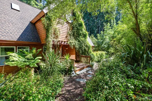 $1,199,000 | 9935 Occidental Road, Sebastopol, CA 95472