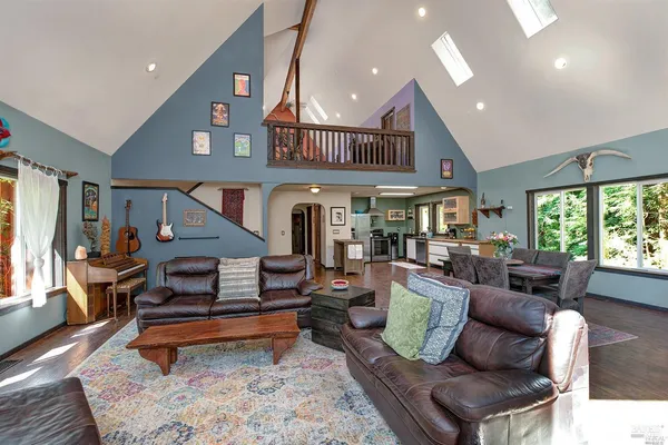 $1,199,000 | 9935 Occidental Road, Sebastopol, CA 95472