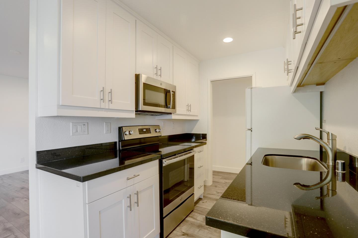 280 Easy Street, Unit 302 Mountain View, CA 94043 - Photo 8 of 24