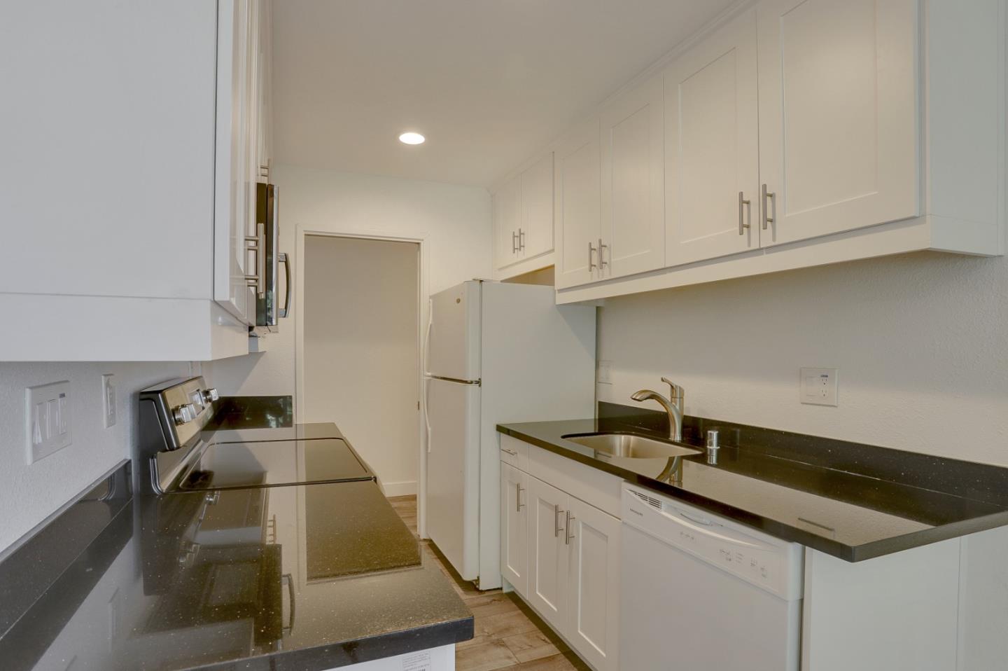 280 Easy Street, Unit 302 Mountain View, CA 94043 - Photo 10 of 24