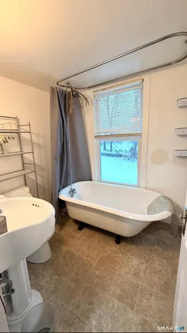 $1,300 | 316 Wilson Street, Unit 3, Waterbury, CT 06708