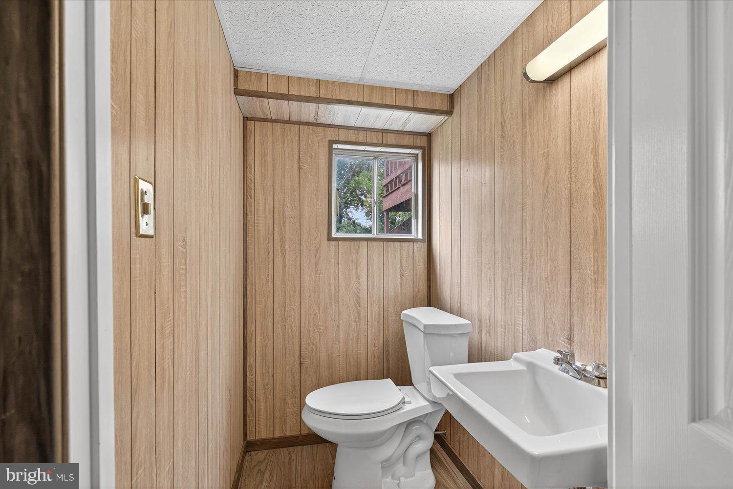 110 Garfield Road Bernville, PA 19506 - Photo 27 of 33 1/2 bath in lower level