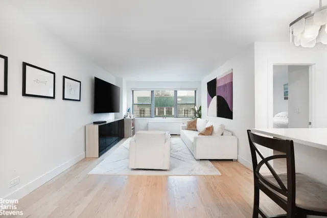$1,499,000 | 10 West 15th Street, Unit 1014 | Flatiron