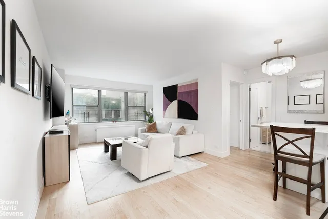 $1,499,000 | 10 West 15th Street, Unit 1014 | Flatiron