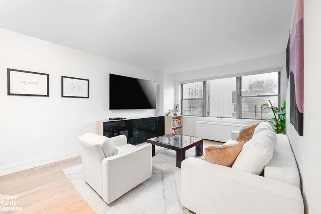 $1,499,000 | 10 West 15th Street, Unit 1014 | Flatiron