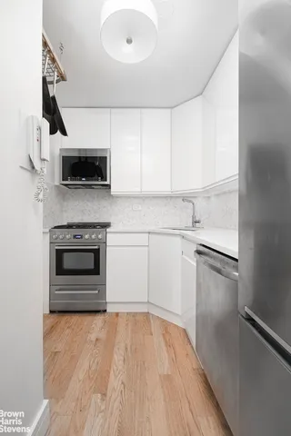 $1,499,000 | 10 West 15th Street, Unit 1014 | Flatiron