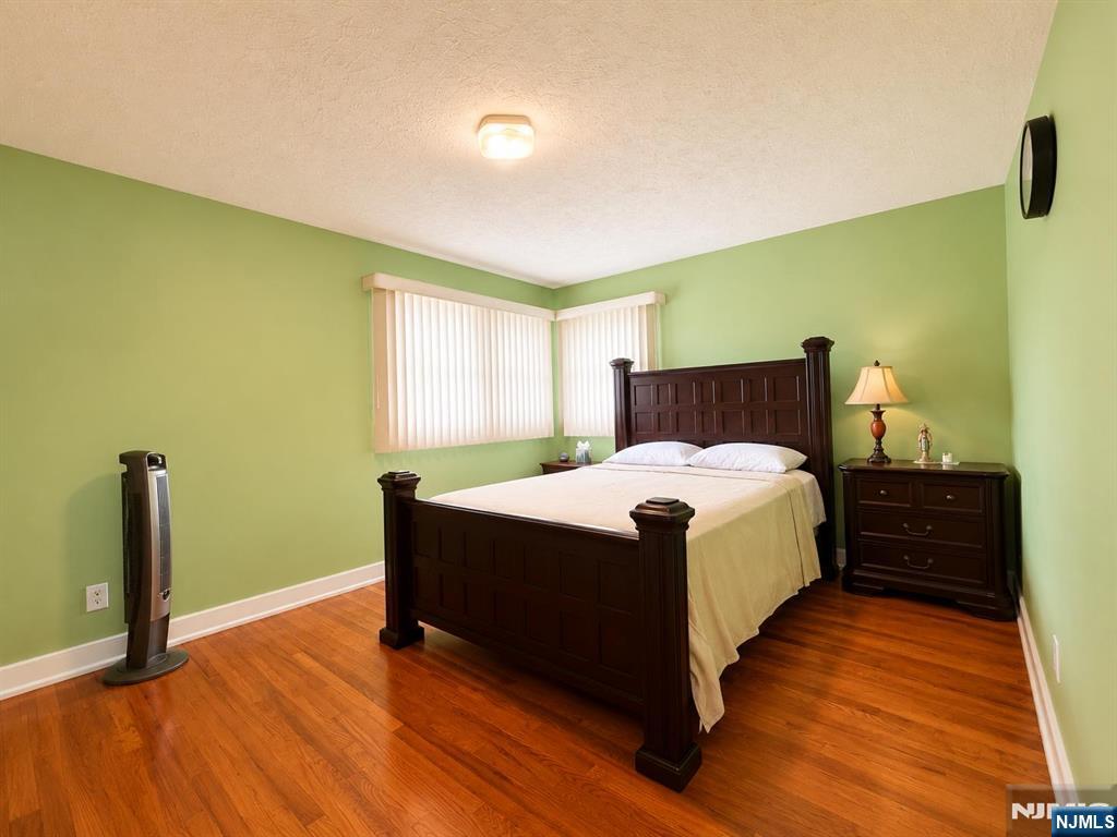 372 West Main Street Bergenfield, NJ 07621 - Photo 15 of 28