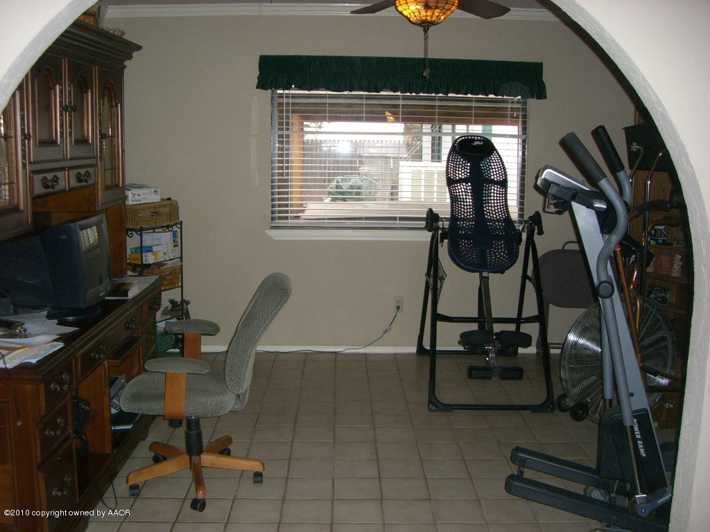 5024 Hillside Road Amarillo, TX 79109 - Photo 18 of 30 Office/Sunroom
