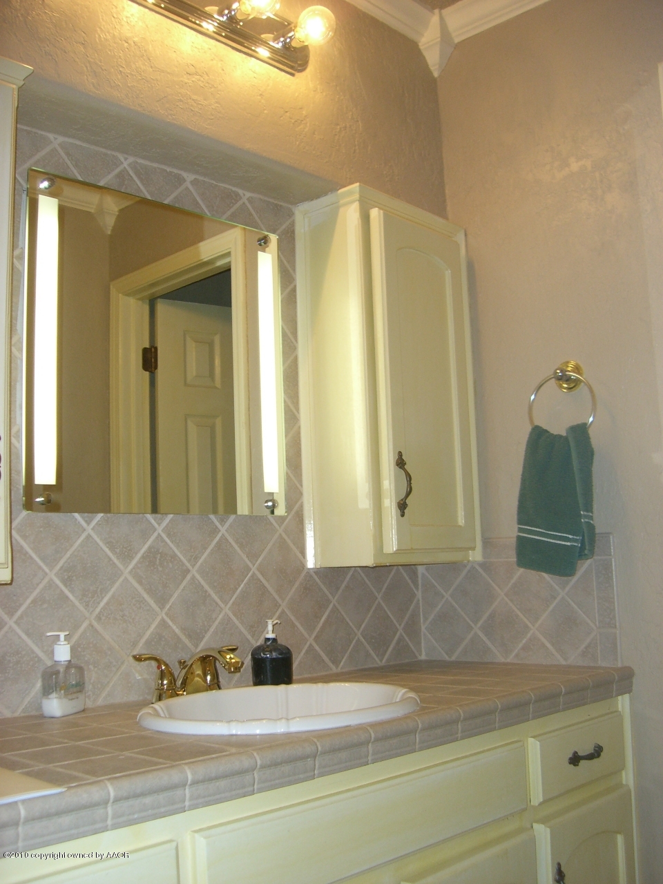 5024 Hillside Road Amarillo, TX 79109 - Photo 25 of 30 Master Bath