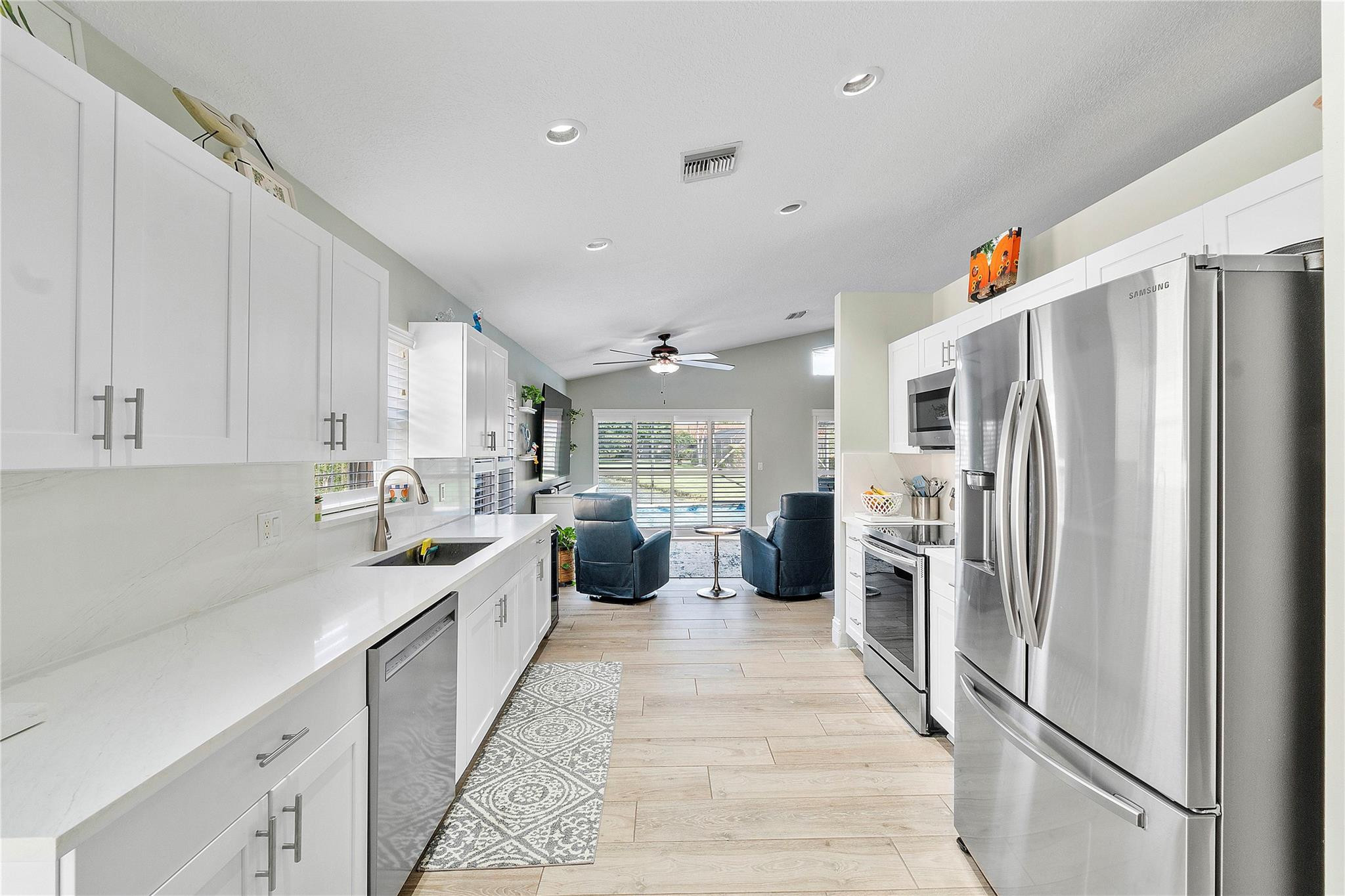 19910 Stockholm Drive Boca Raton, FL 33434 - Photo 5 of 14 Kitchen