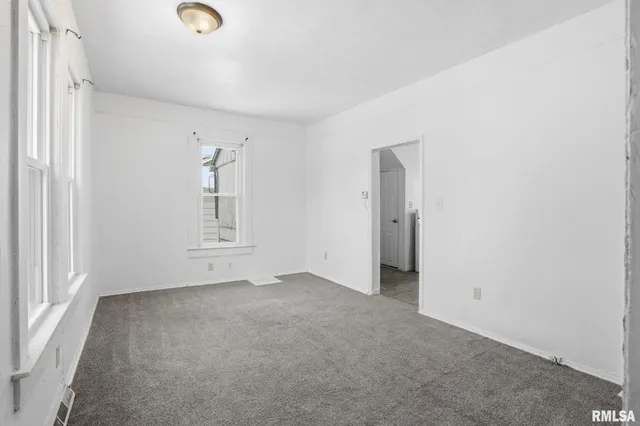 $99,000 | 1306 17th Street, Moline, IL 61265