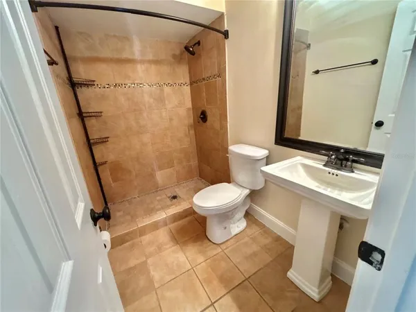 $2,500 | 7508 Glenmoor Lane, Winter Park, FL 32792