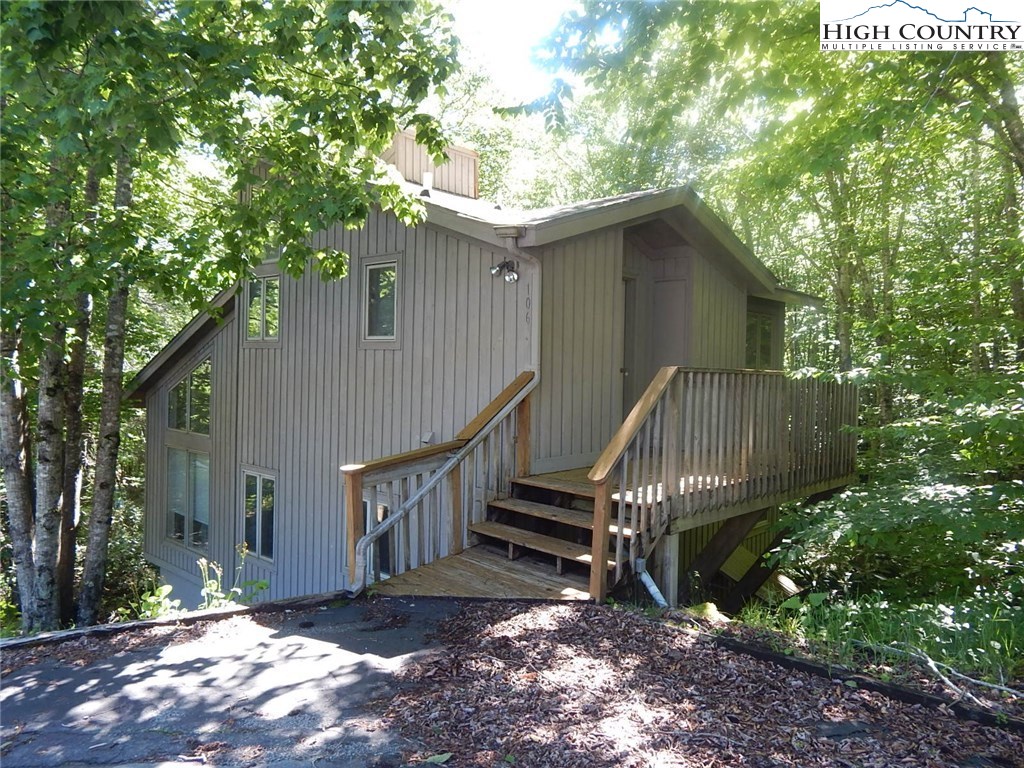 106 Lakeledge Road Beech Mountain, NC 28604 - Photo 1 of 21 Gallery Image 1