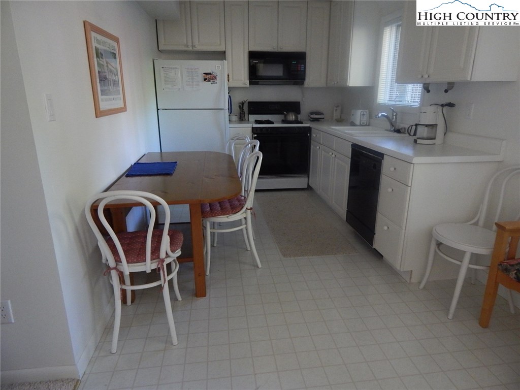 106 Lakeledge Road Beech Mountain, NC 28604 - Photo 11 of 21 Gallery Image 11
