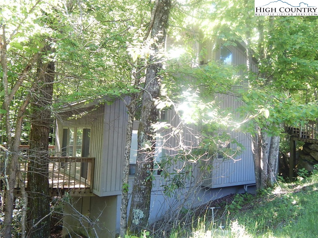 106 Lakeledge Road Beech Mountain, NC 28604 - Photo 19 of 21 Gallery Image 19