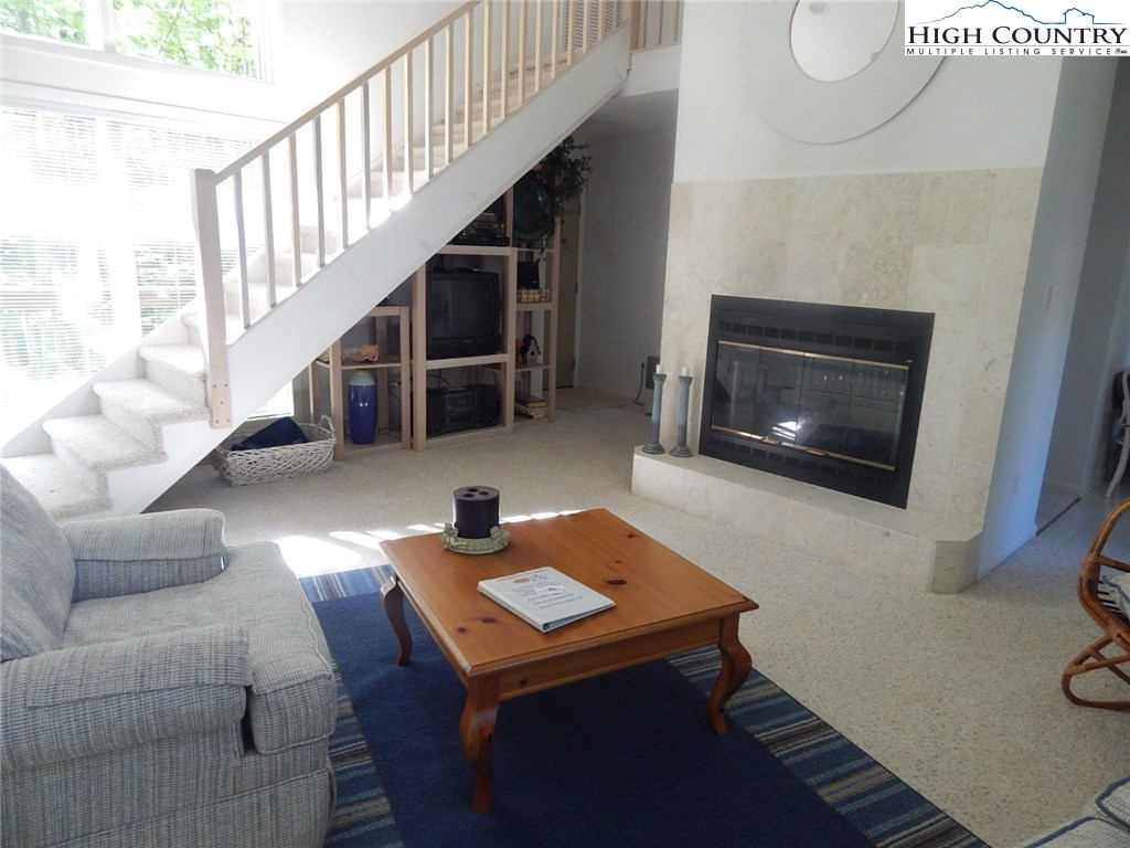 106 Lakeledge Road Beech Mountain, NC 28604 - Photo 4 of 21 Gallery Image 4