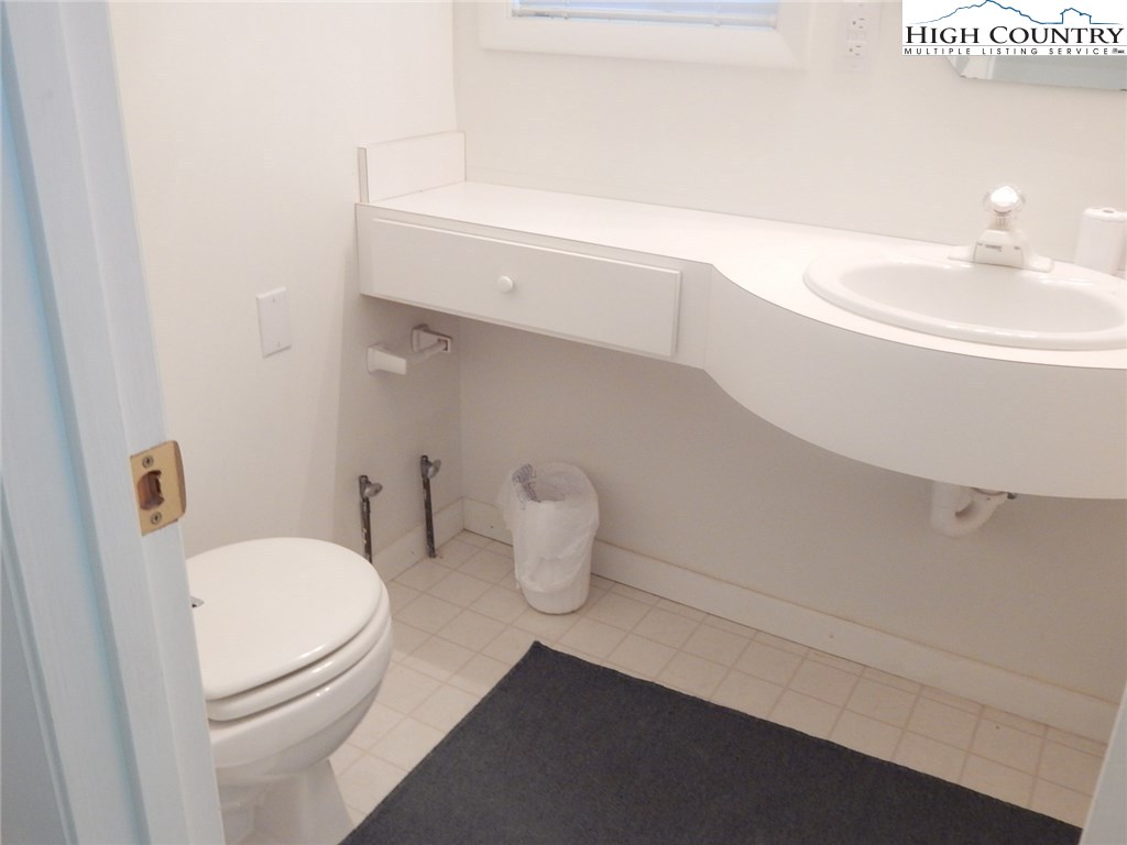 106 Lakeledge Road Beech Mountain, NC 28604 - Photo 6 of 21 Gallery Image 6