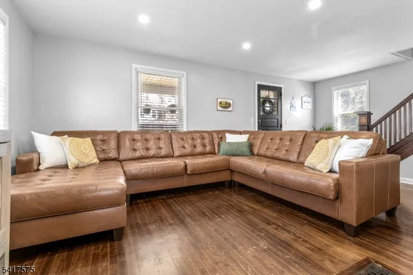 $455,000 | 13 Whitehouse Avenue, Whitehouse Station, NJ 08889