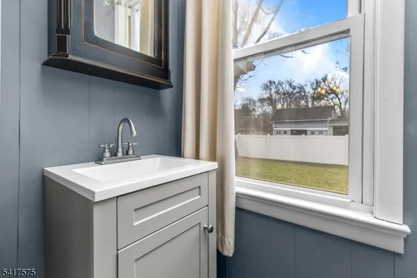 $455,000 | 13 Whitehouse Avenue, Whitehouse Station, NJ 08889