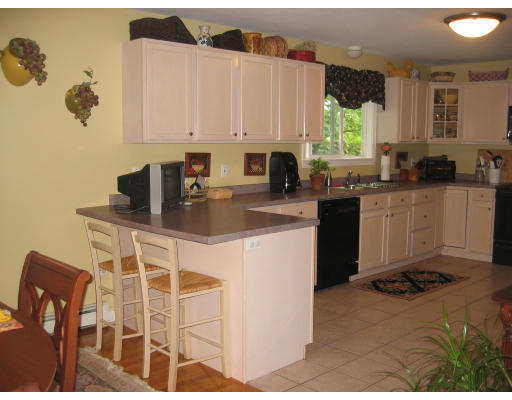 37 Providence Road Grafton, MA 01519 - Photo 8 of 27 Gallery Image 8
