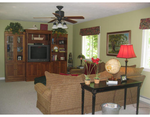 37 Providence Road Grafton, MA 01519 - Photo 10 of 27 Gallery Image 10