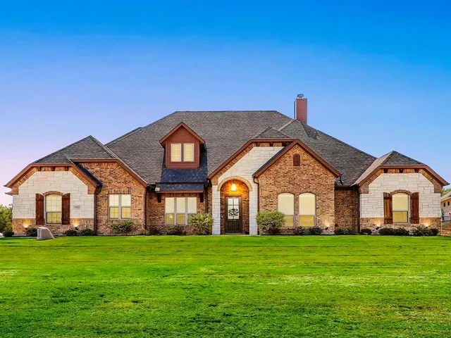 $769,900 | 1012 Alicia Court, Weatherford, TX 76087