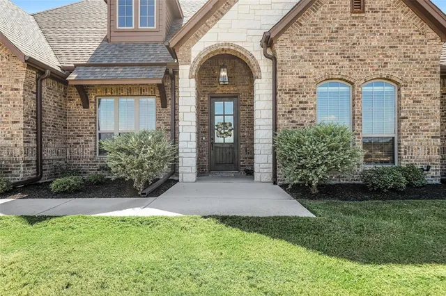 $769,900 | 1012 Alicia Court, Weatherford, TX 76087