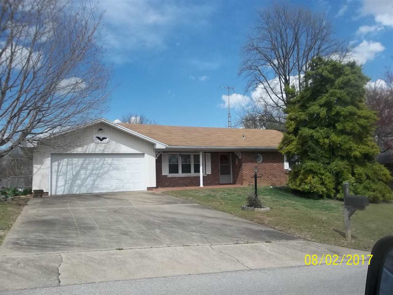 1609 Country Club Road Mount Vernon, IN 47620 - Photo 1 of 11 Gallery Image 1