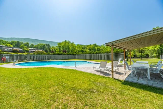 $515,000 | 14 Vaughn Farm Road, Unit 1, Manchester, VT 05255