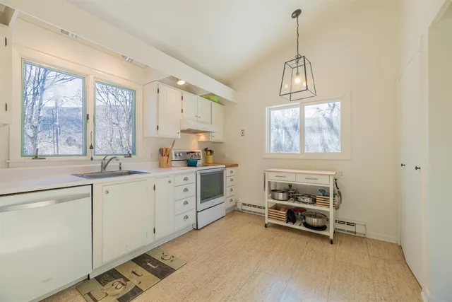 $515,000 | 14 Vaughn Farm Road, Unit 1, Manchester, VT 05255