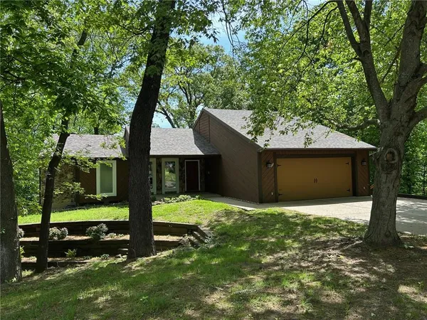 $279,900 | 1007 South Adams Street, Nevada, MO 64772