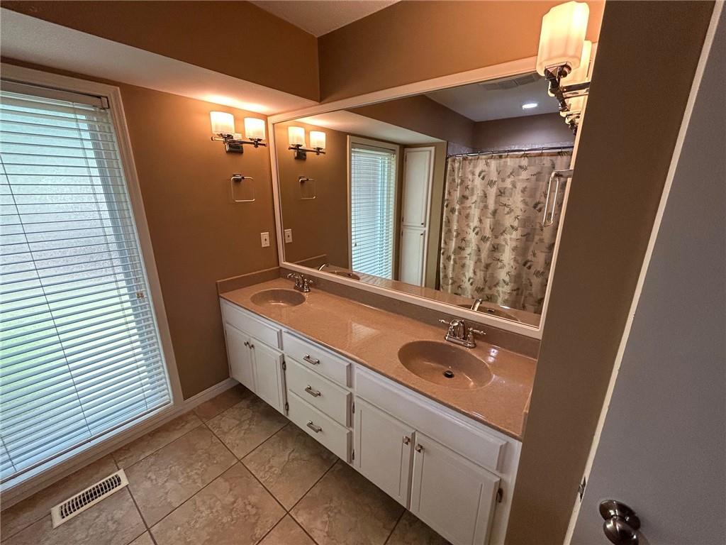 1007 South Adams Street Nevada, MO 64772 - Photo 16 of 39