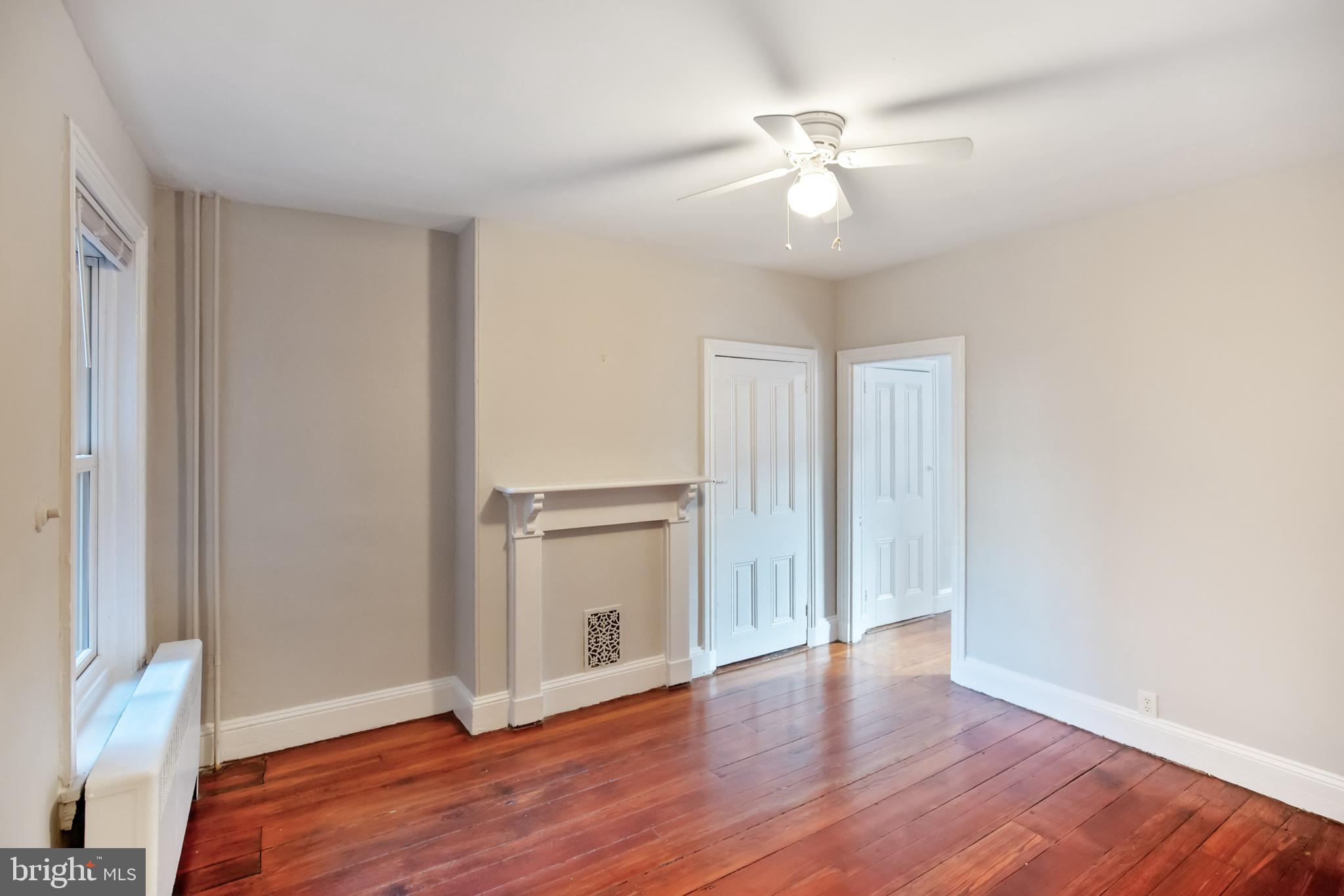 726 South 16th Street Philadelphia, PA 19146 - Photo 16 of 32 2nd floor middle bedroom