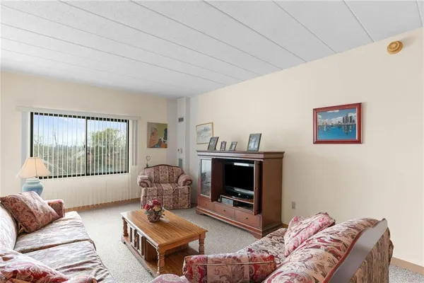 $169,000 | 5715 Beacon Street, Unit 509, Pittsburgh, PA 15217