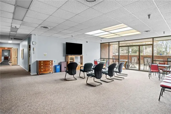 $169,000 | 5715 Beacon Street, Unit 509, Pittsburgh, PA 15217