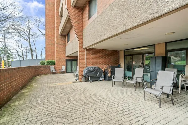 $169,000 | 5715 Beacon Street, Unit 509, Pittsburgh, PA 15217