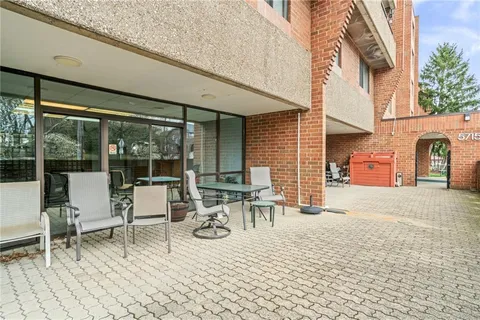 $169,000 | 5715 Beacon Street, Unit 509, Pittsburgh, PA 15217