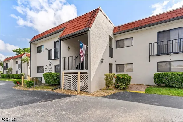 $119,900 | 4728 Orange Grove Boulevard, Unit 10, North Fort Myers, FL 33903