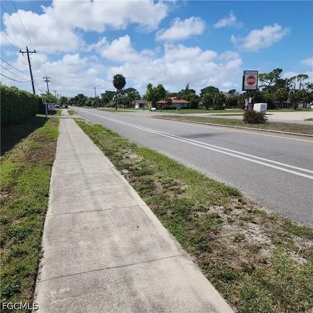$119,900 | 4728 Orange Grove Boulevard, Unit 10, North Fort Myers, FL 33903