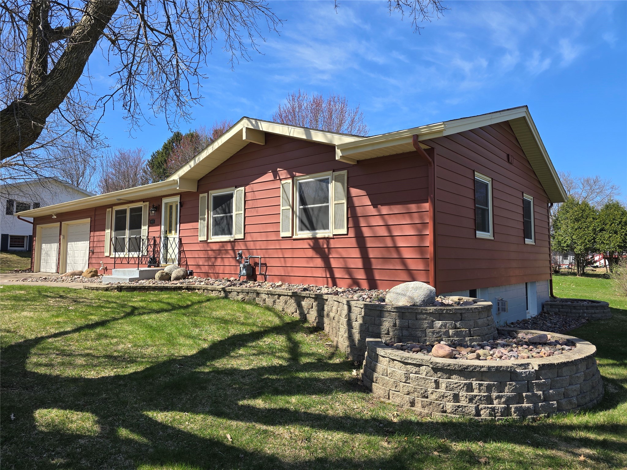 903 Mission Drive Rice Lake, WI 54868 - Photo 2 of 37