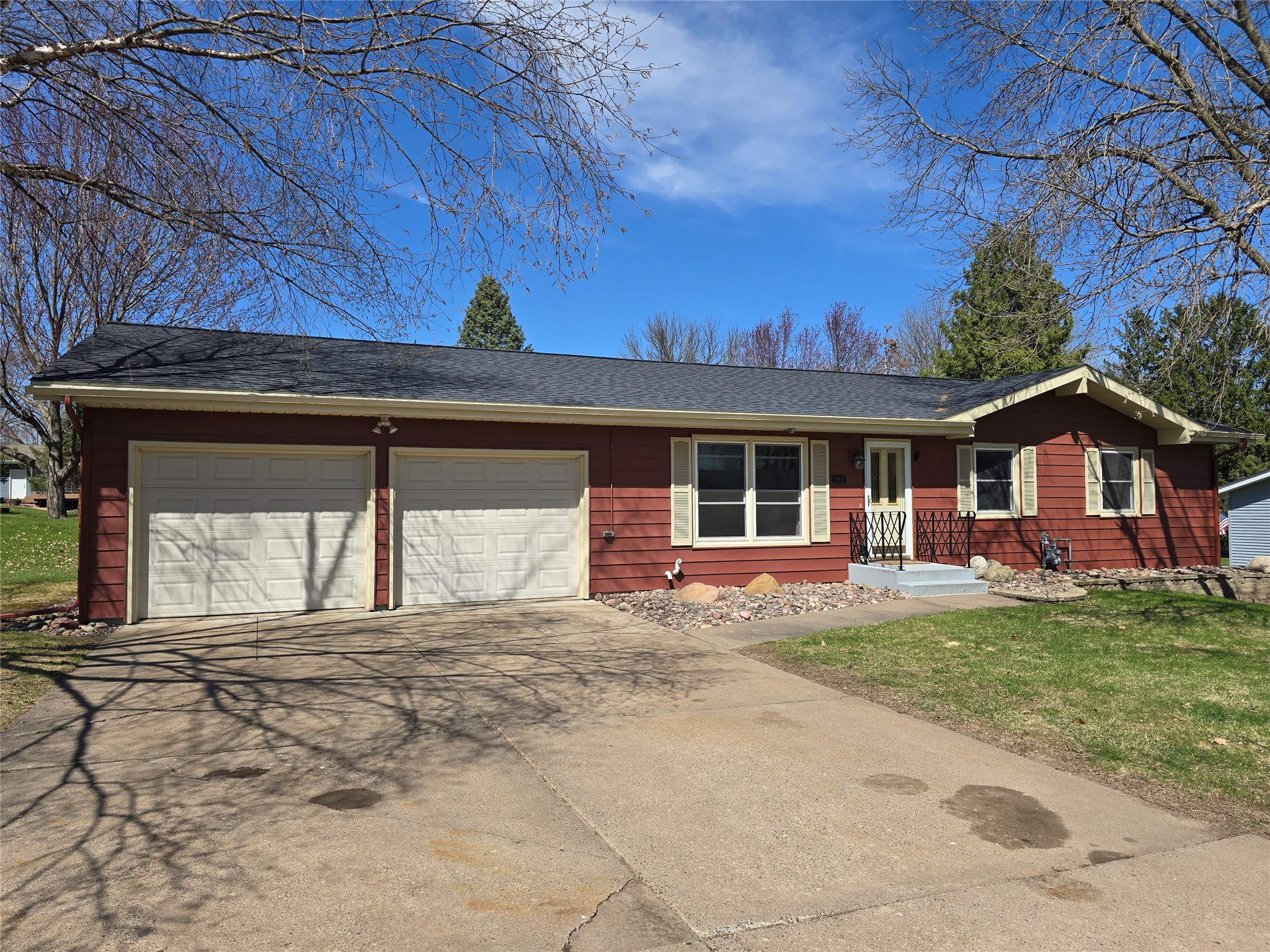 903 Mission Drive Rice Lake, WI 54868 - Photo 3 of 37