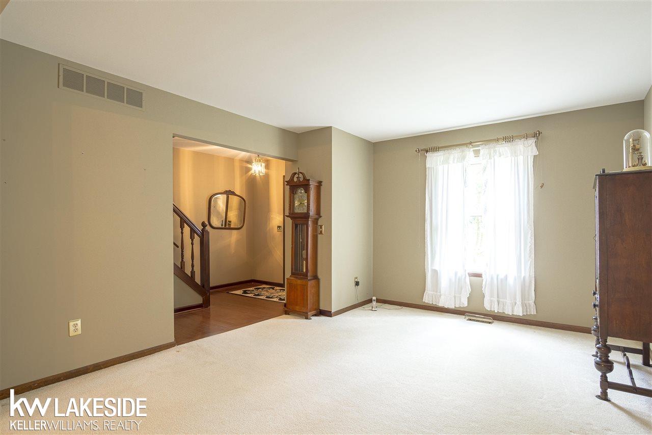 1438 Deerhurst Lane Rochester, MI 48307 - Photo 11 of 56 50084908-12.JPG