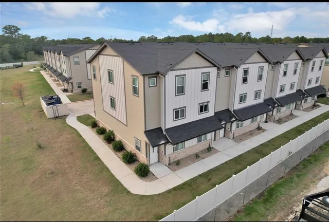 $1,950 | 12603 Telge Road, Unit 14E, Cypress, TX 77429