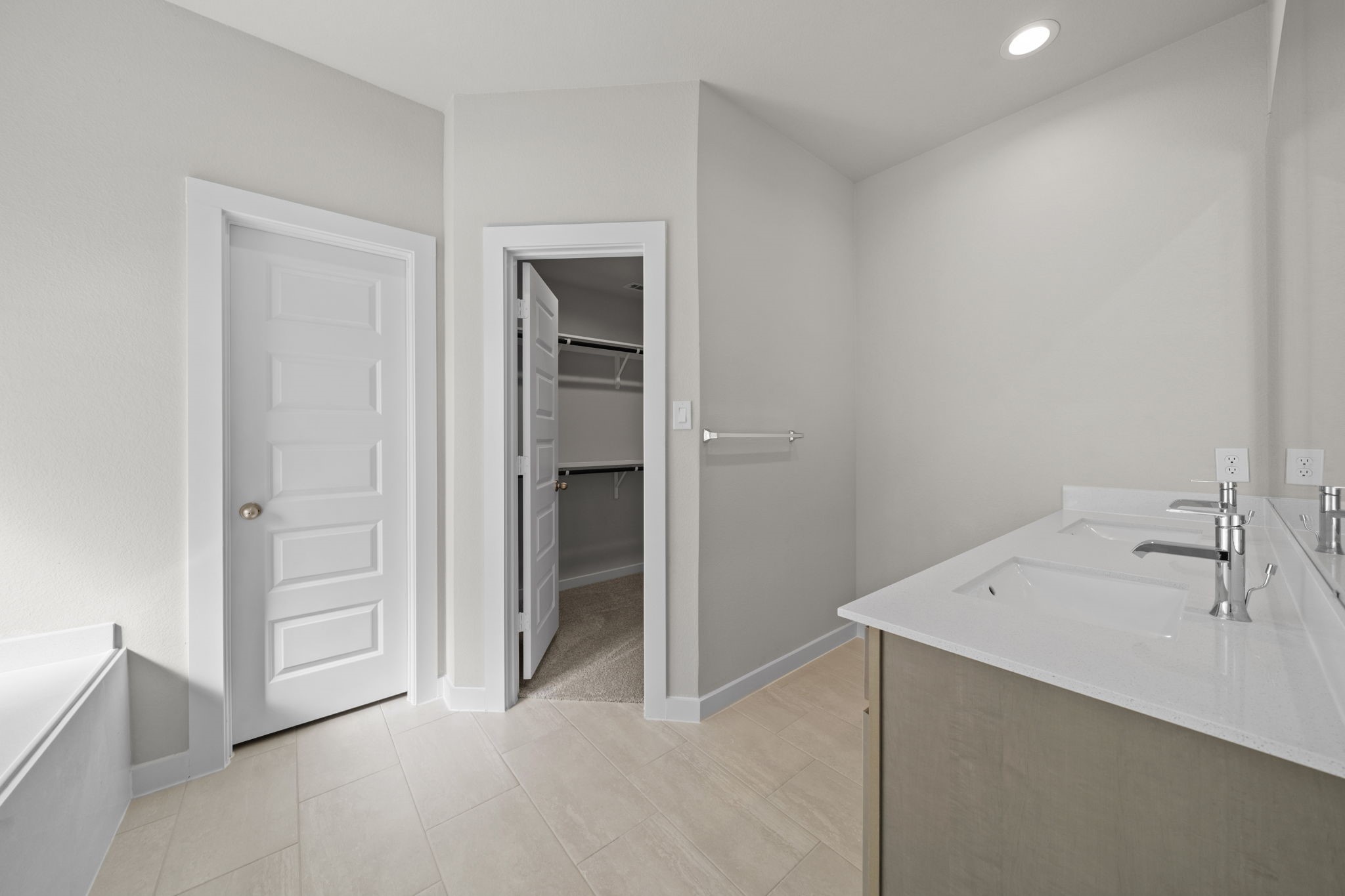 3023 Boulder Rdg Drive Rosenberg, TX 77471 - Photo 13 of 34 a bathroom with a sink and a mirror