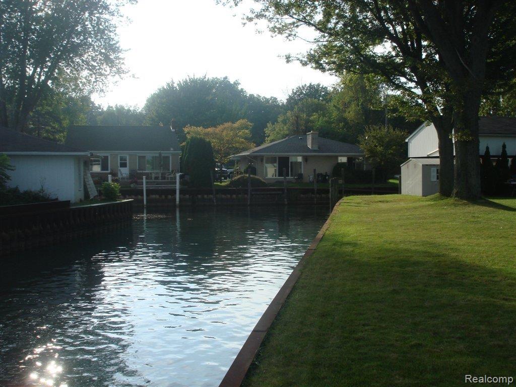 9601 North River Road Algonac, MI 48001 - Photo 4 of 8 DSC02816.JPG