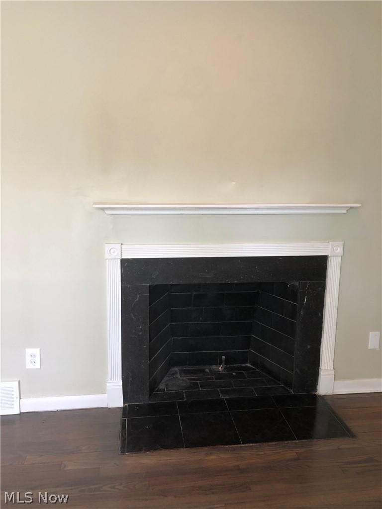 1680 Crest Road Cleveland Heights, OH 44121 - Photo 5 of 17