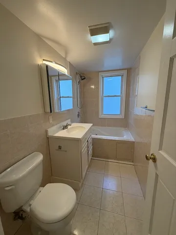 $3,600 | 555 Heath Street, Unit 1, Chestnut Hill, MA 02467