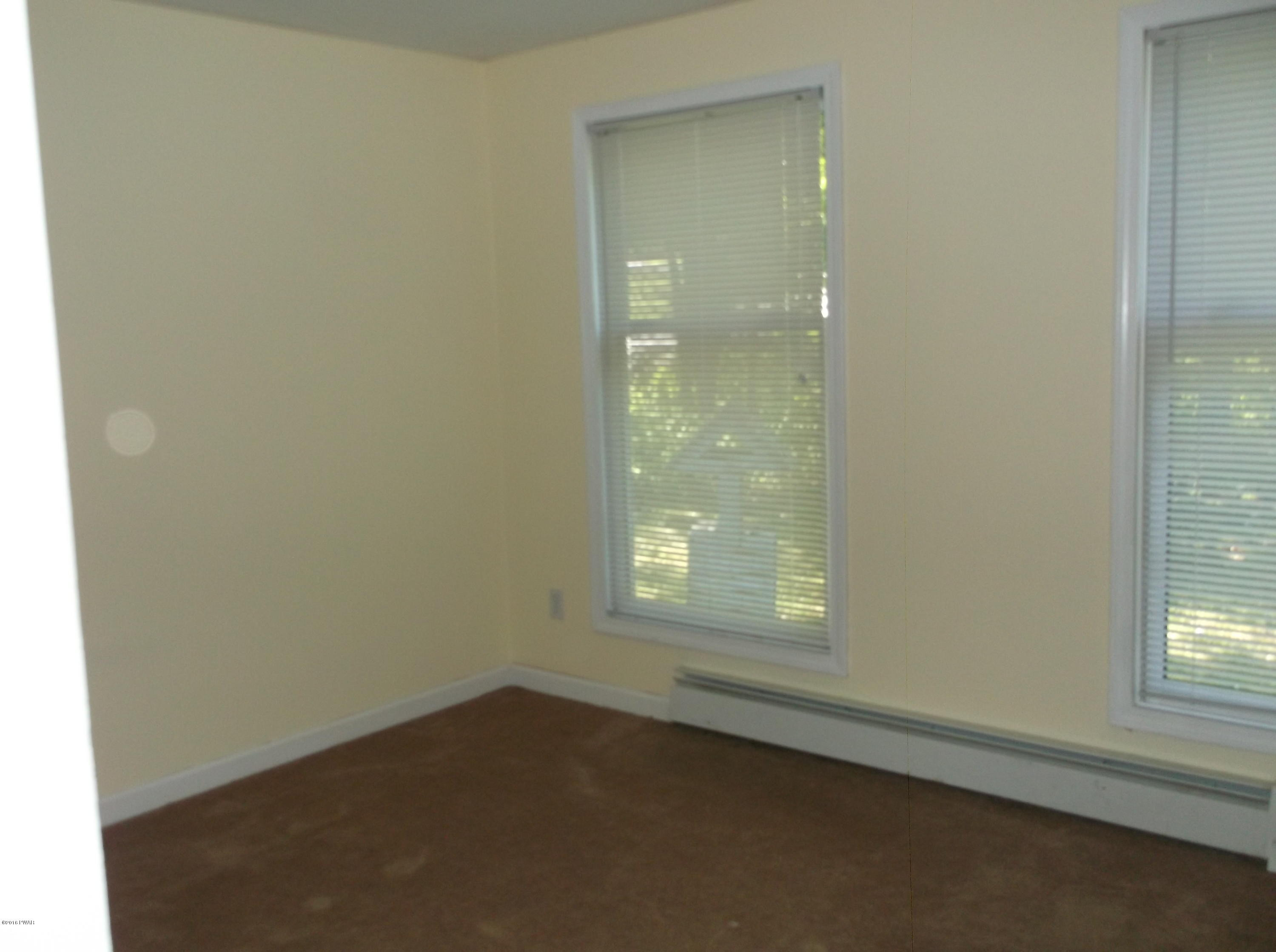 154 Caribou Road Dingmans Ferry, PA 18328 - Photo 9 of 17 Bedroom