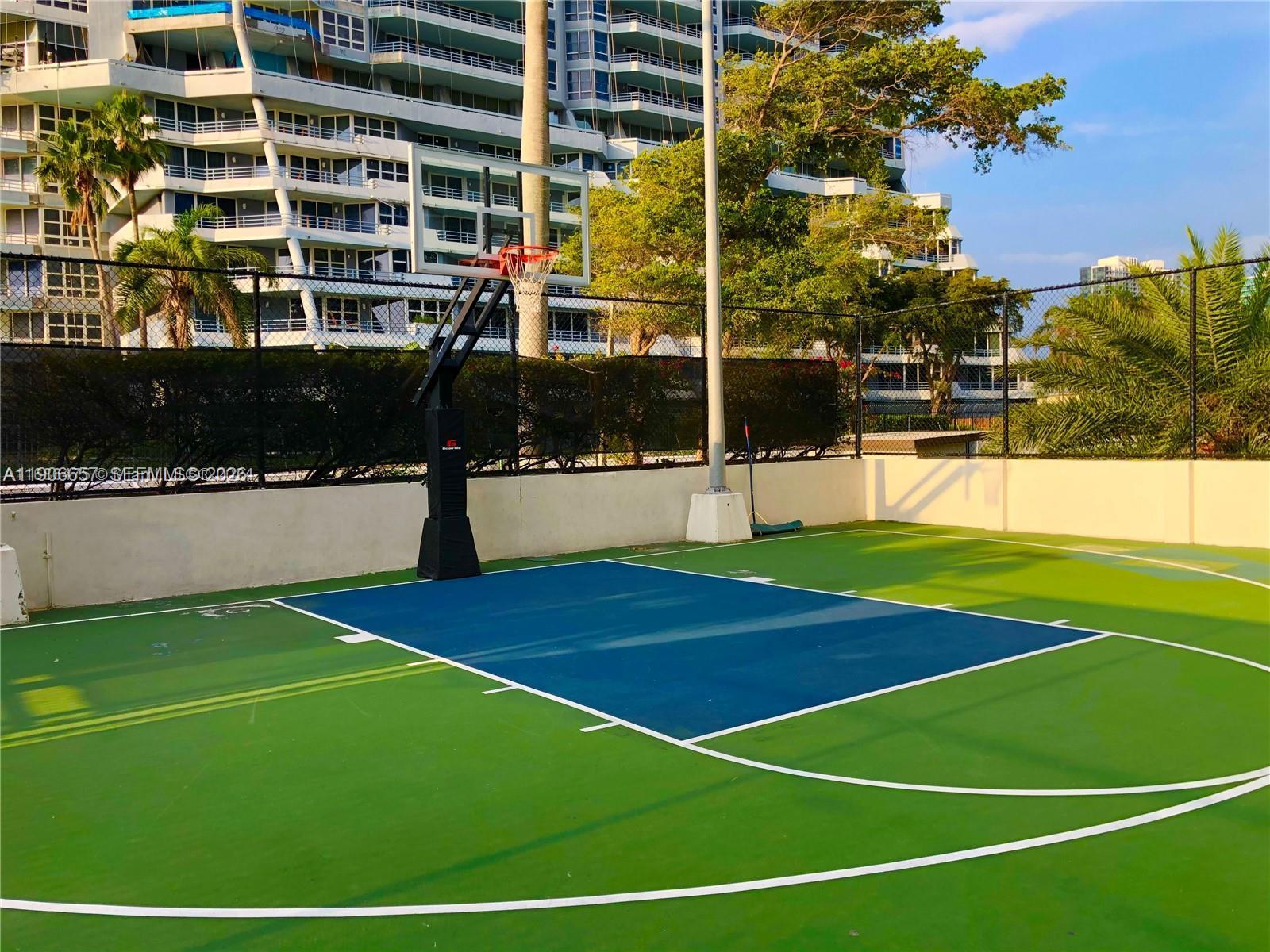 600 Northeast 36th Street, Unit 2011 Miami, FL 33137 - Photo 30 of 49 a view of a tennis court